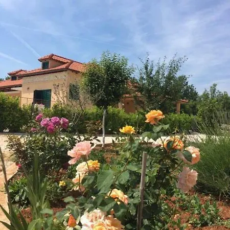 Mia Dugopolje